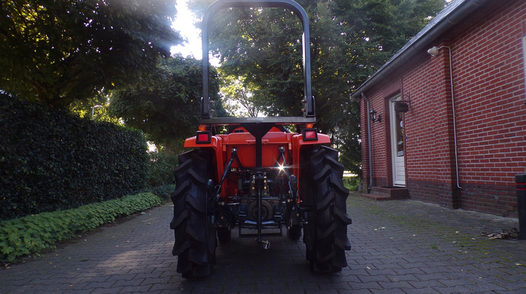 Kubota B1-17 mit Frontlader ab 125 € pro Monat.
